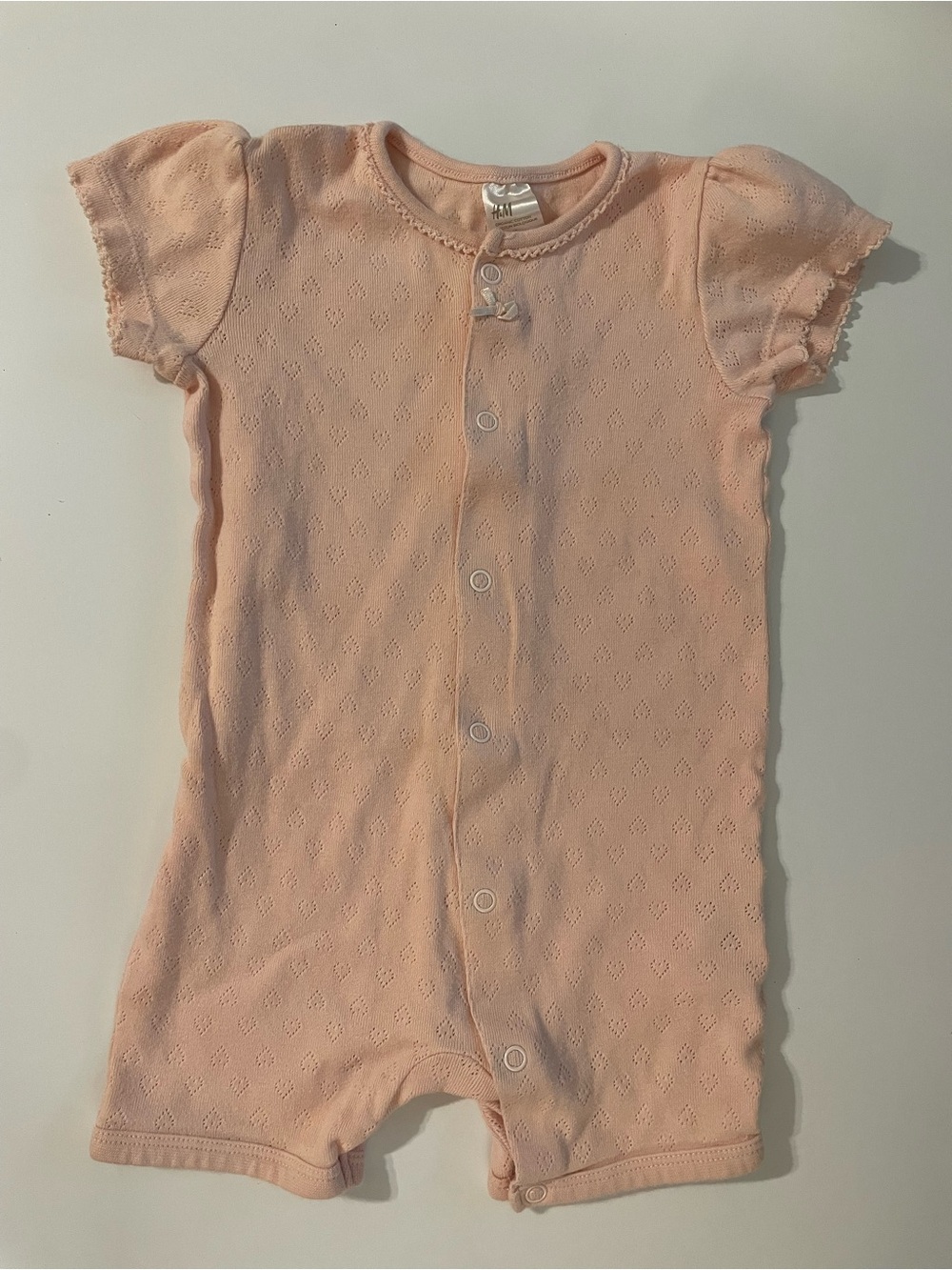 H&M 100% Organic Cotton Soft Pink Heart Eyelet Baby One-Piece Romper - Picture 9 of 9